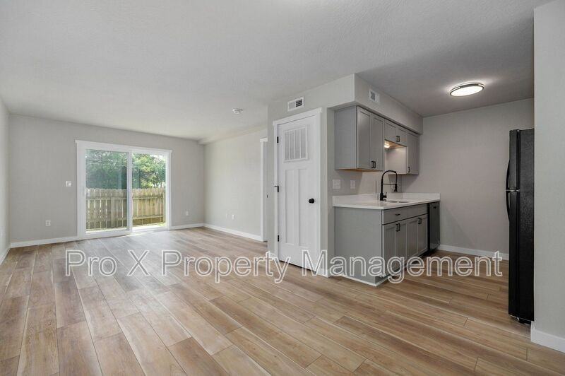 2213 E Macs Ct #18 - Photo 5 of 15