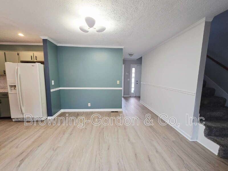 5210 Village Way - Photo 4 of 14