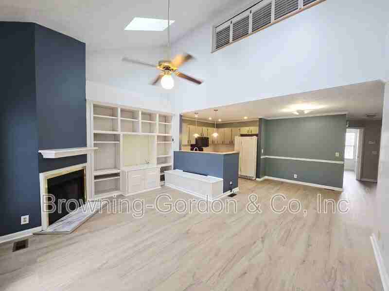 5210 Village Way - Photo 5 of 14