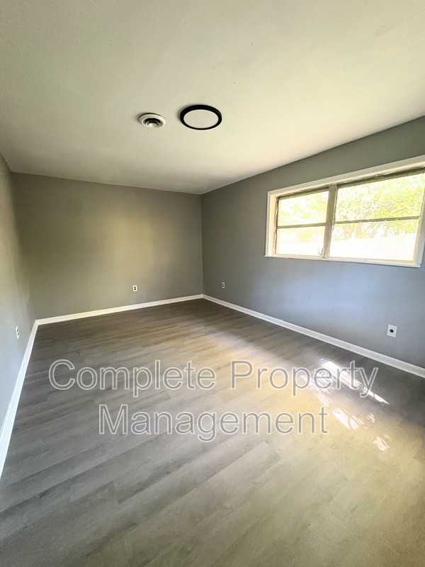 1669 19th Pl Sw - Photo 7 of 16