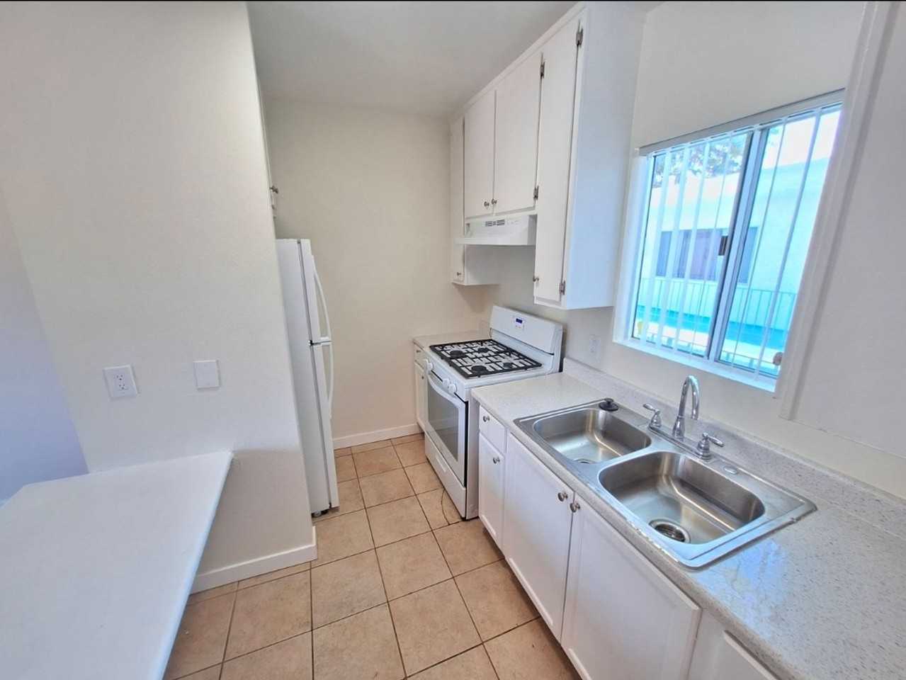 6815 Kelvin Ave. - Photo 4 of 23