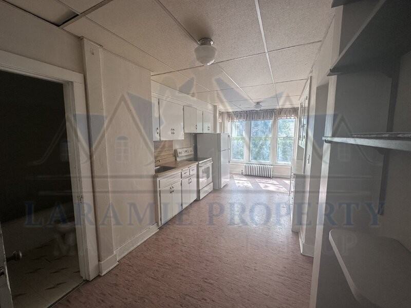 816 E Grand Ave #1 - Photo 4 of 11