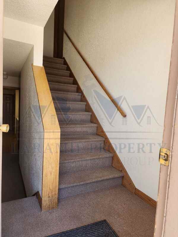 1725 Fetterman Dr #E - Photo 3 of 12