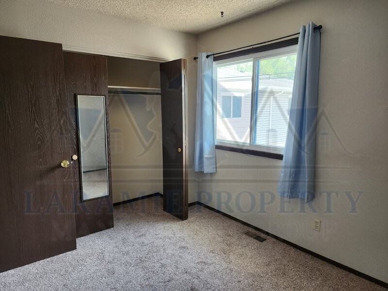 869 N 8th St - Photo 6 of 14