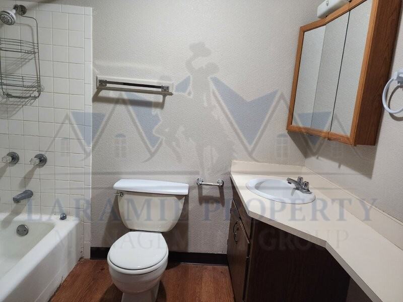 869 N 8th St - Photo 7 of 14