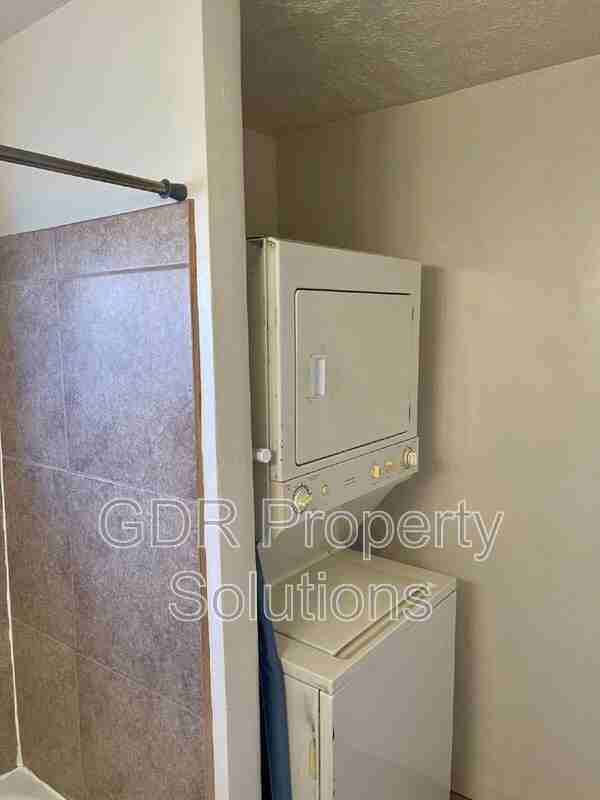 3531 Ross Ave Se - Photo 2 of 19