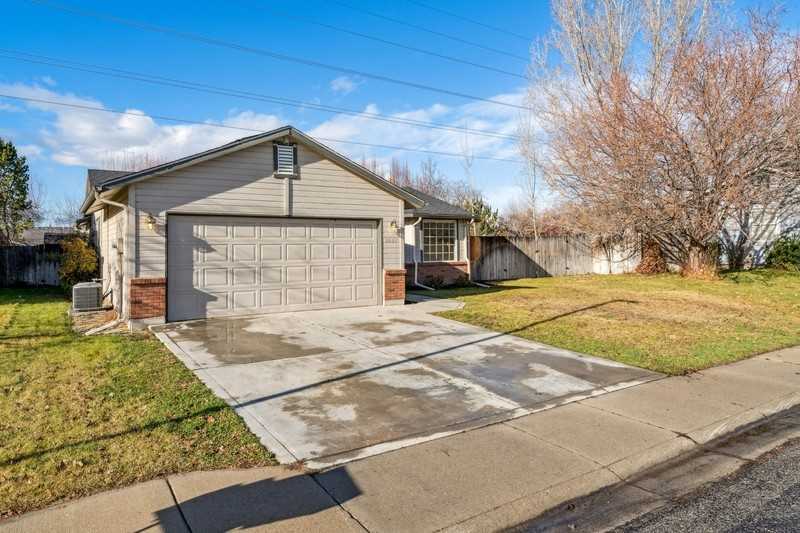 2036 E Oakridge Ct - Photo 2 of 40