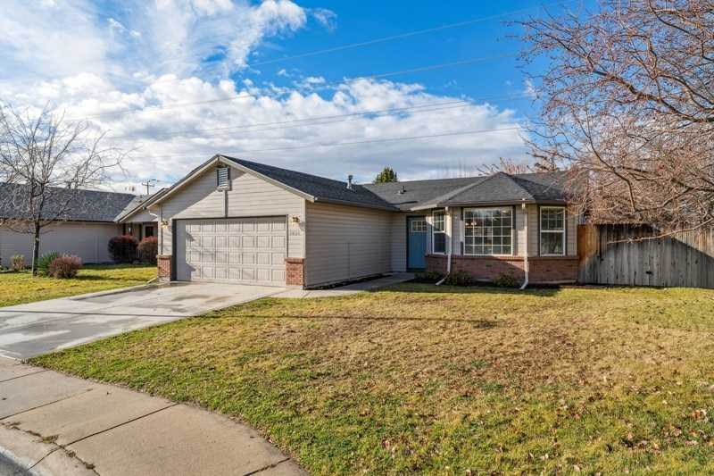 2036 E Oakridge Ct - Photo 3 of 40