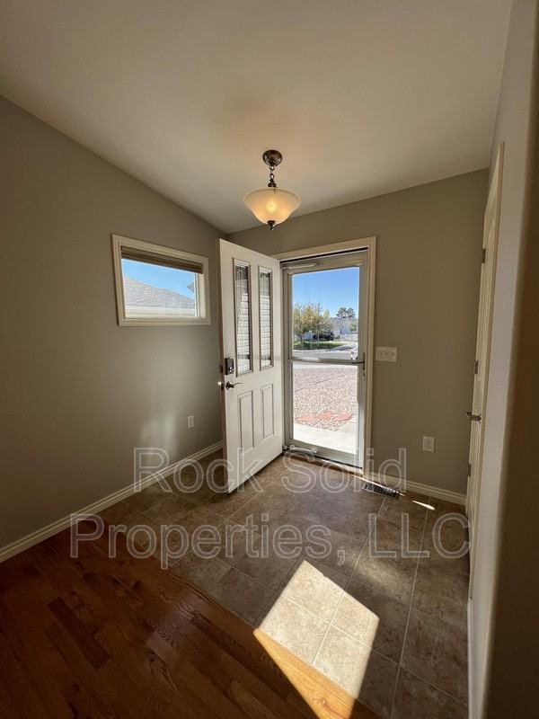 6003 Crow Rd - Photo 3 of 32