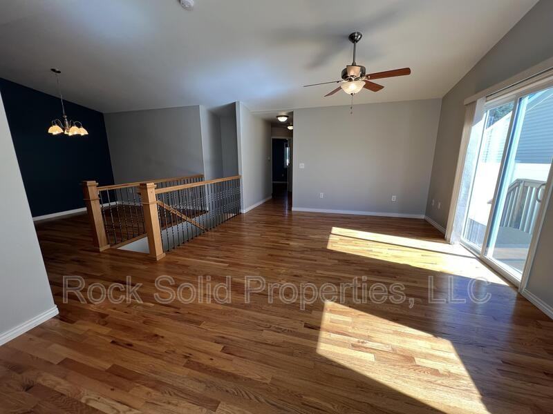 6003 Crow Rd - Photo 5 of 32