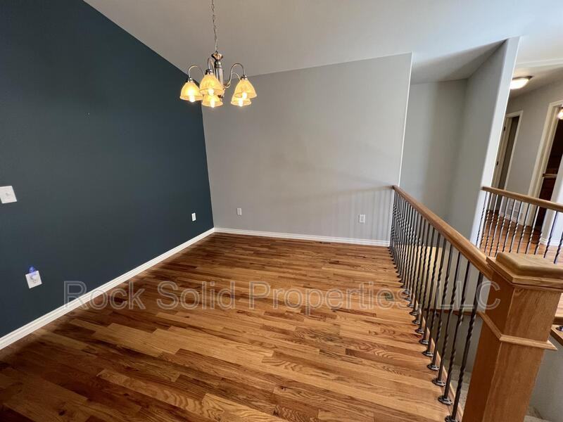 6003 Crow Rd - Photo 7 of 32