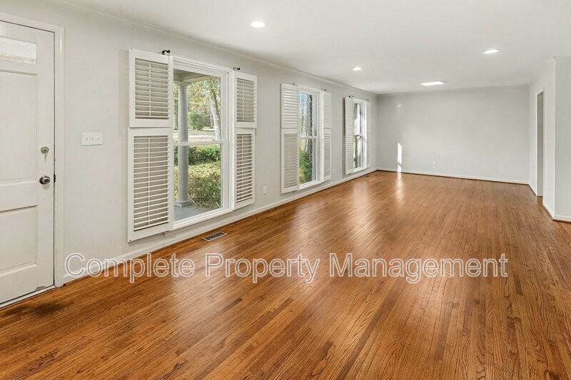 3801 Cromwell Dr - Photo 2 of 11