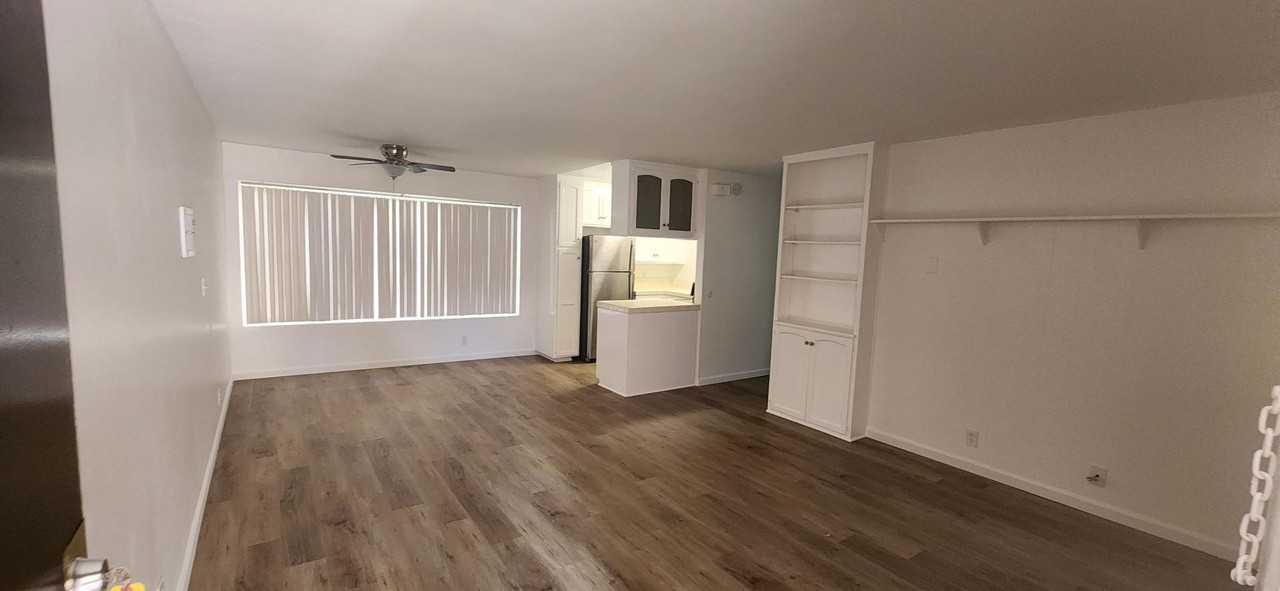 4030 Louisiana St - Photo 4 of 10