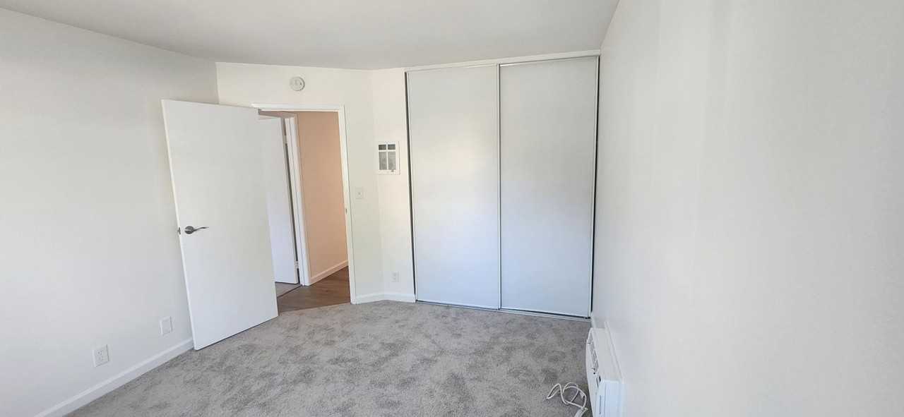 4030 Louisiana St - Photo 5 of 10