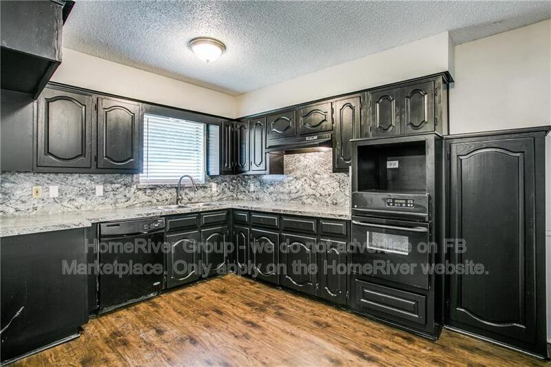 1805 Camelot Cv - Photo 4 of 32