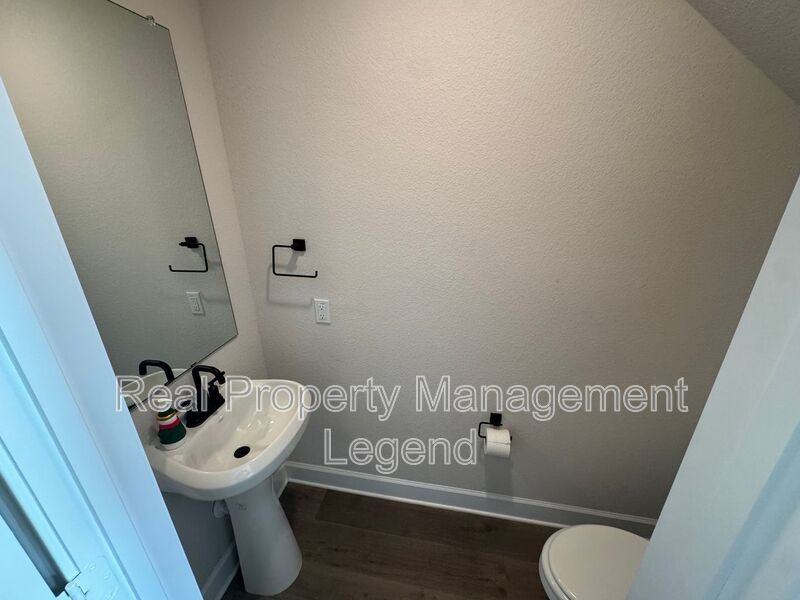 1210 Bullock Dr - Photo 6 of 13