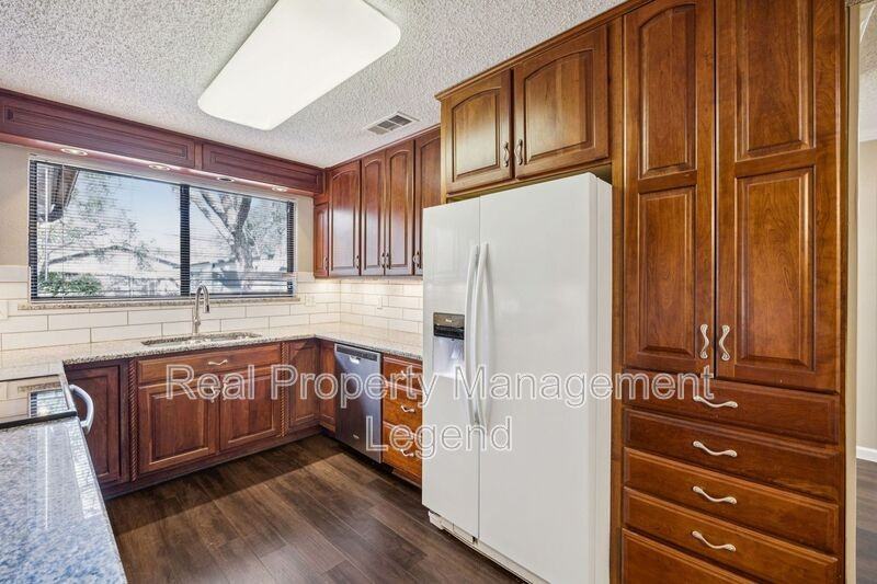 2017 Durham St - Photo 7 of 26