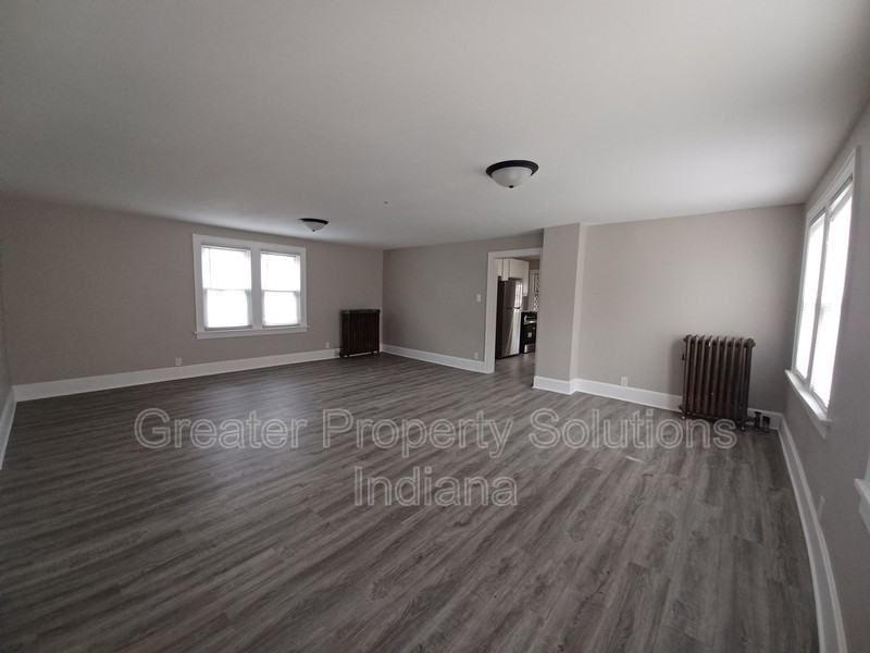 1719 Sheridan Aveupper - Photo 2 of 4