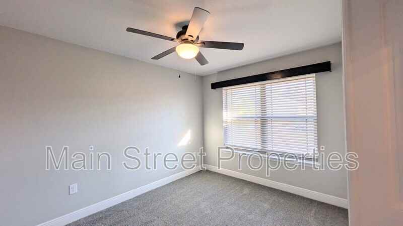 4417 Fiske St - Photo 6 of 37