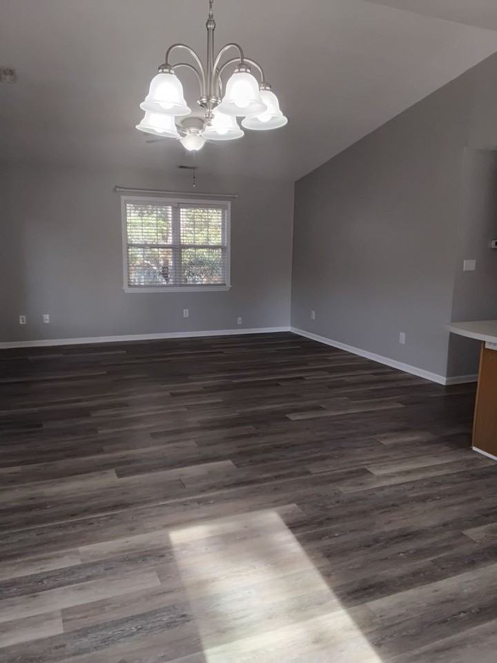 422 Holly St - Photo 3 of 23