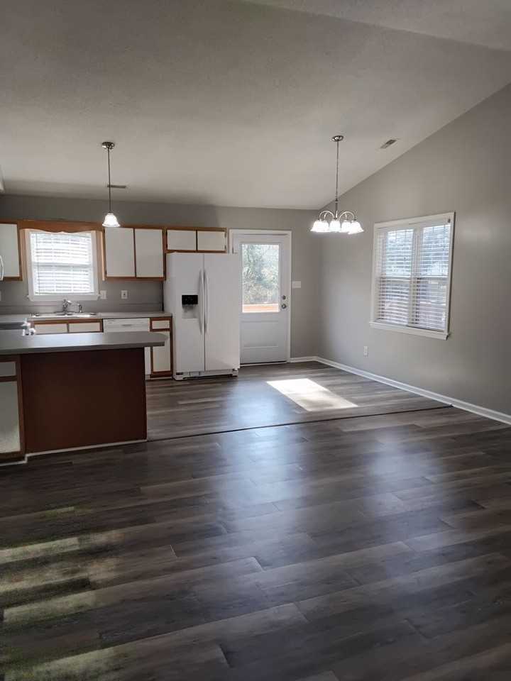 422 Holly St - Photo 5 of 23