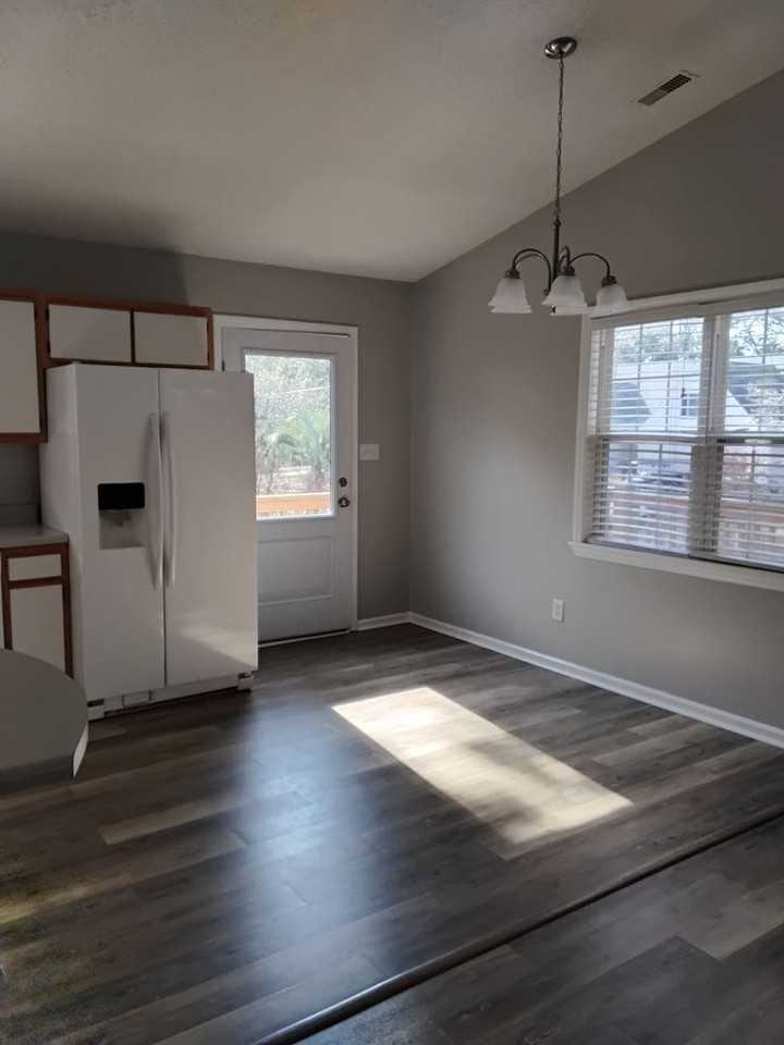 422 Holly St - Photo 6 of 23