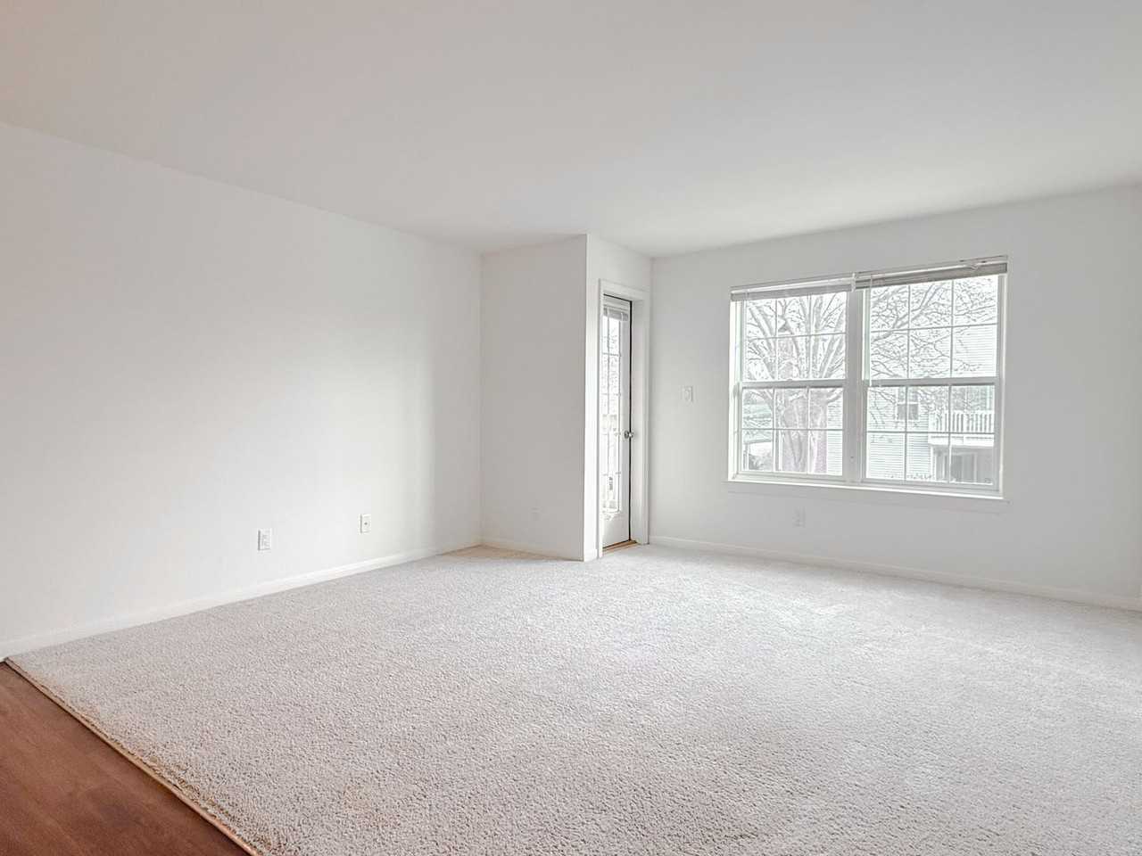 Gentry Square Apartments - Photo 6 of 36