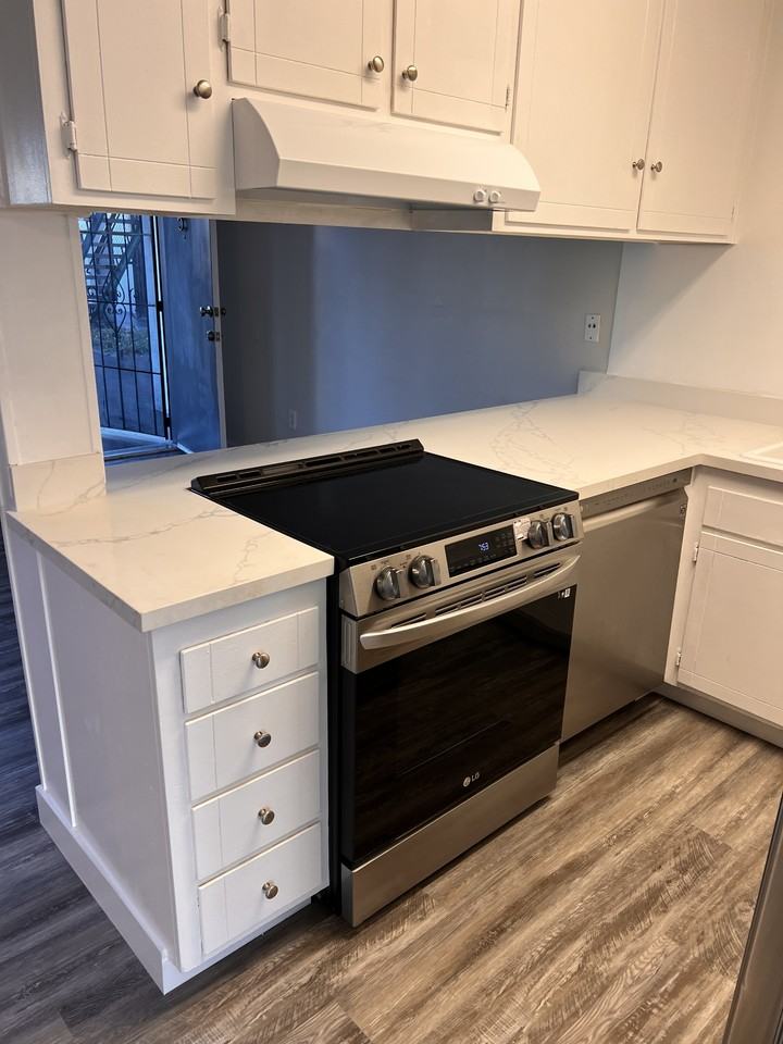 1575 Scott Street - Photo 4 of 18