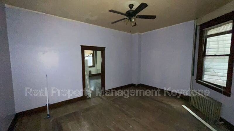 1247 Chartiers Ave - Photo 2 of 21