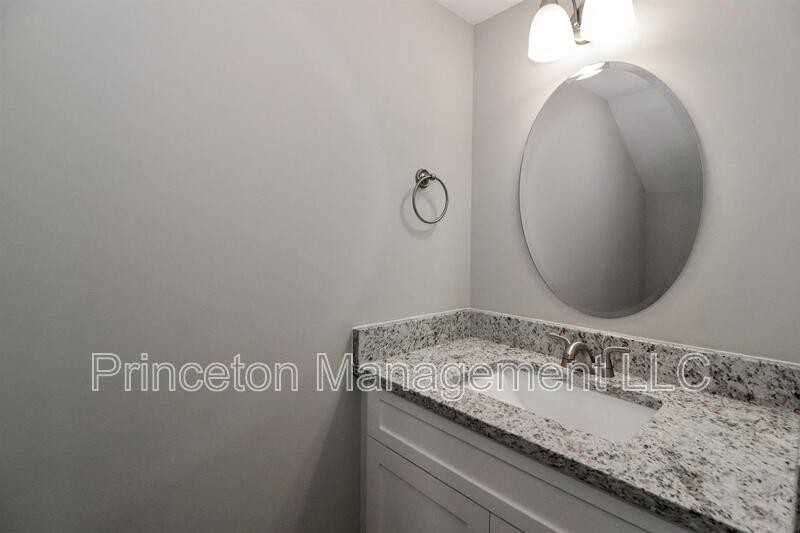 3973 Newhall Dr Nw - Photo 4 of 38