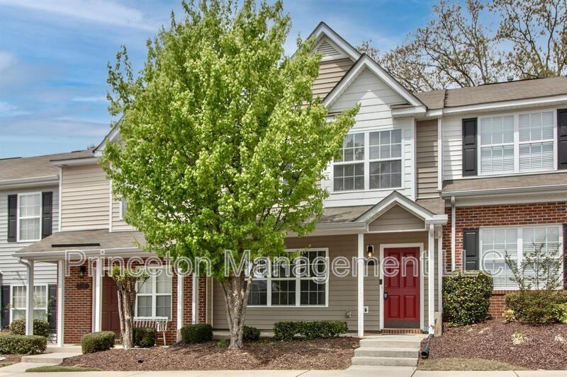 137 Lynch Cir - Photo 3 of 37