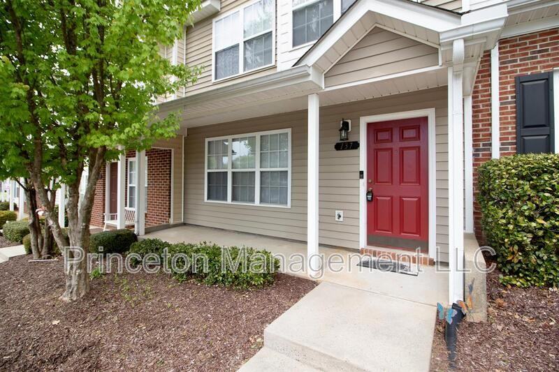 137 Lynch Cir - Photo 4 of 37