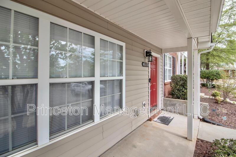 137 Lynch Cir - Photo 5 of 37