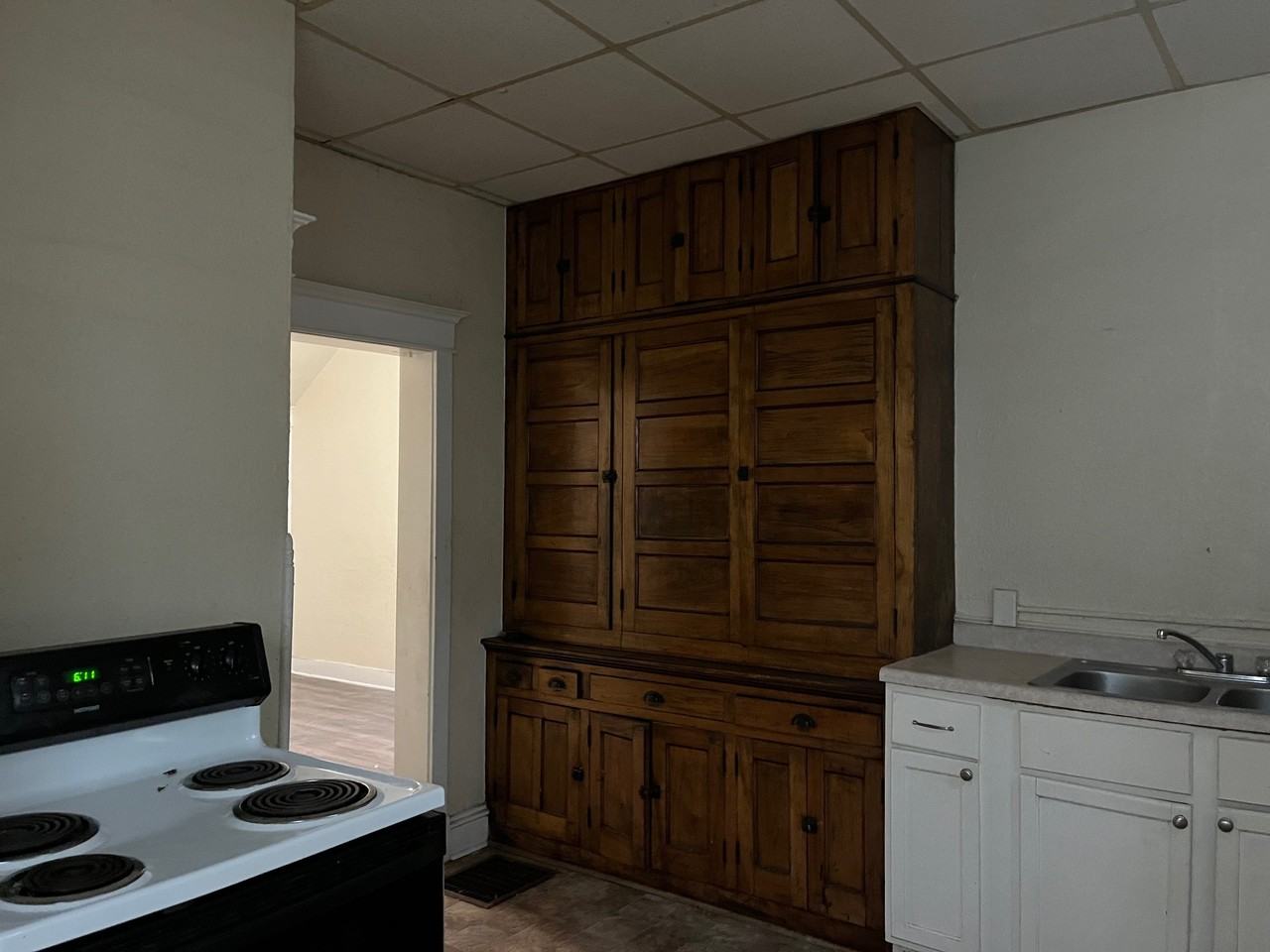 626 West 3rd Street - Photo 4 of 9