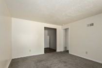 Ashton Court Apts - Photo 4 of 38