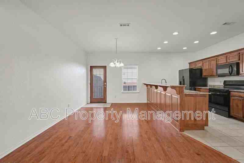 3006 Sw Deerfield Blvd - Photo 3 of 24