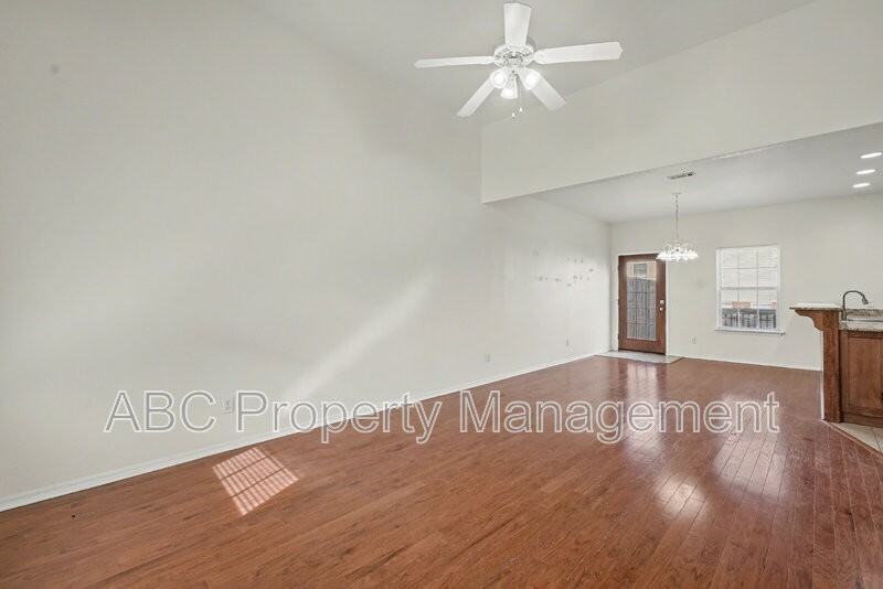 3006 Sw Deerfield Blvd - Photo 7 of 24