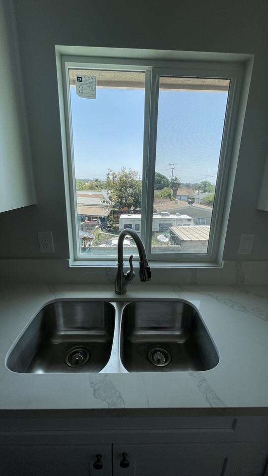 Duval St - Photo 4 of 11