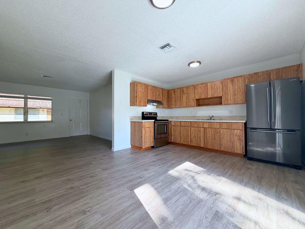 3031 Perry Avenue - Photo 2 of 14