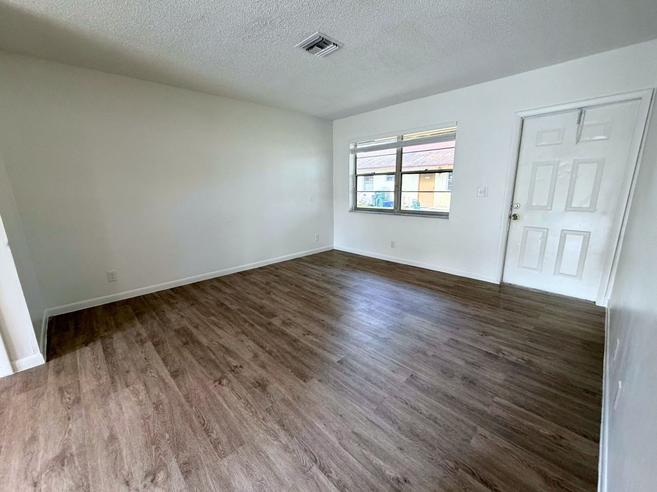 3031 Perry Avenue - Photo 3 of 14