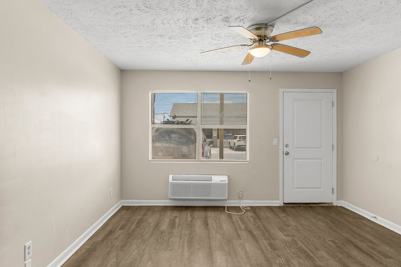 644 West Caladium Circle - Photo 7 of 11