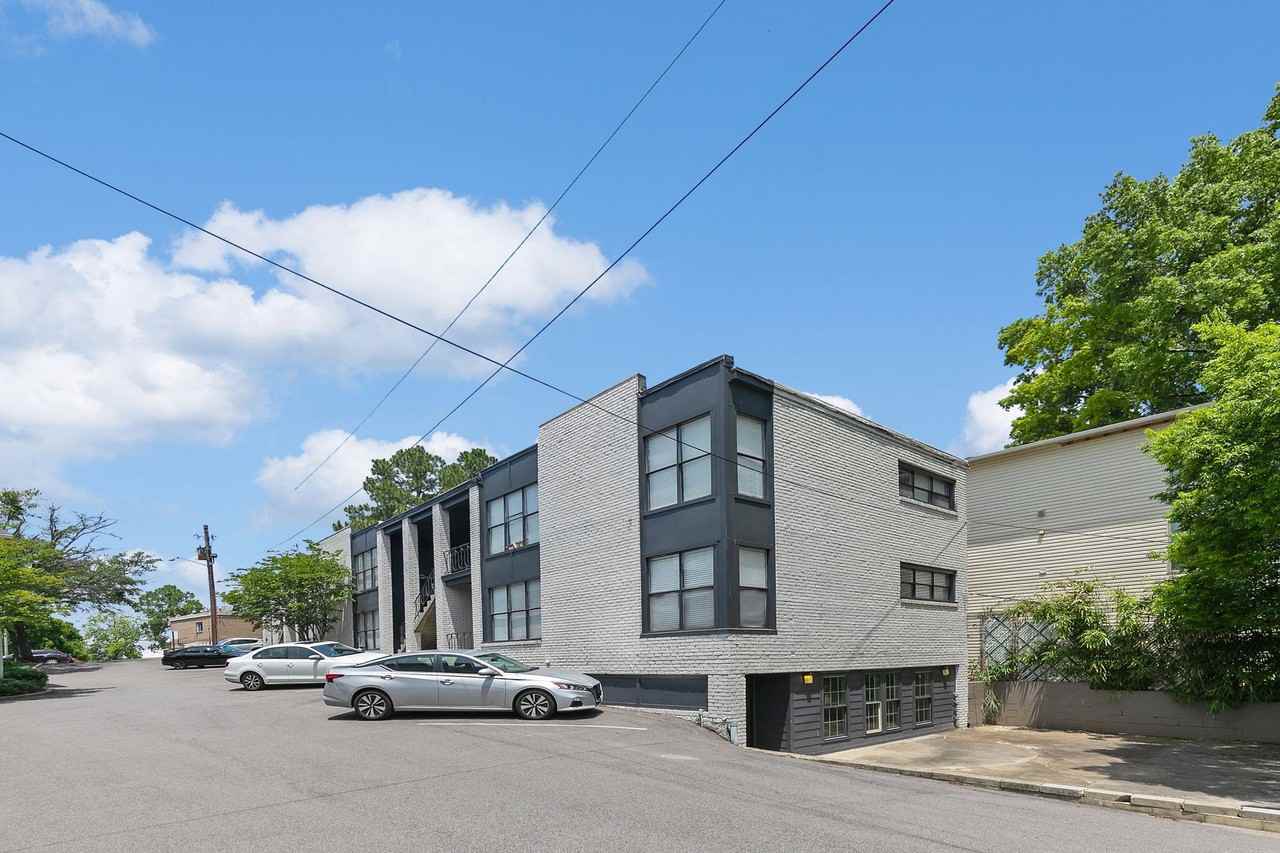 Fox Hall - Photo 5 of 50