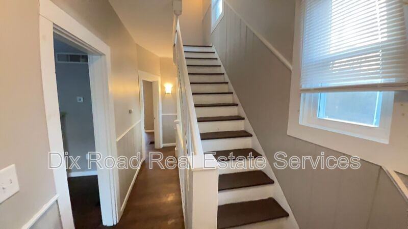 879 Rockdale Ave - Photo 5 of 29