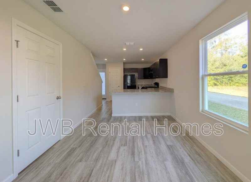 2342 N Davis St - Photo 5 of 18