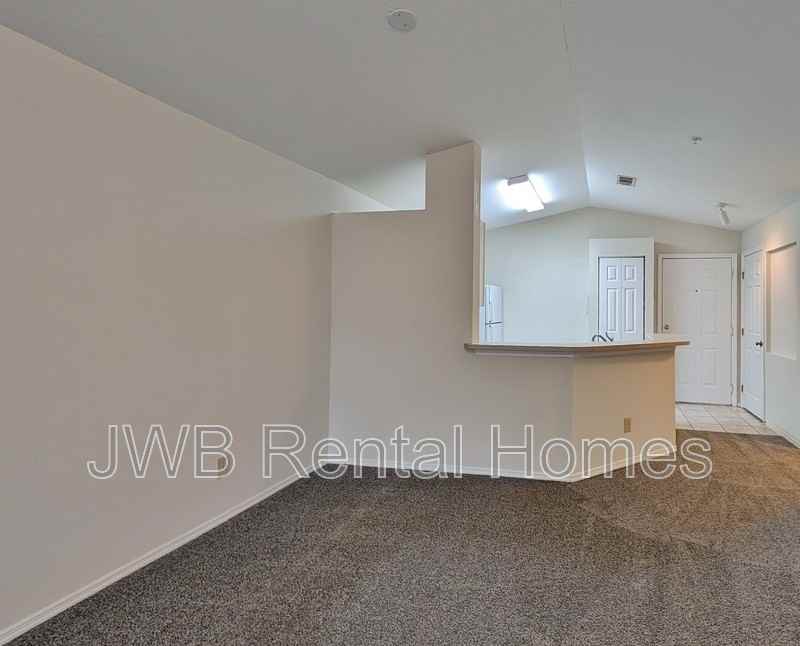 13810 Sutton Park Dr N #135 - Photo 4 of 9