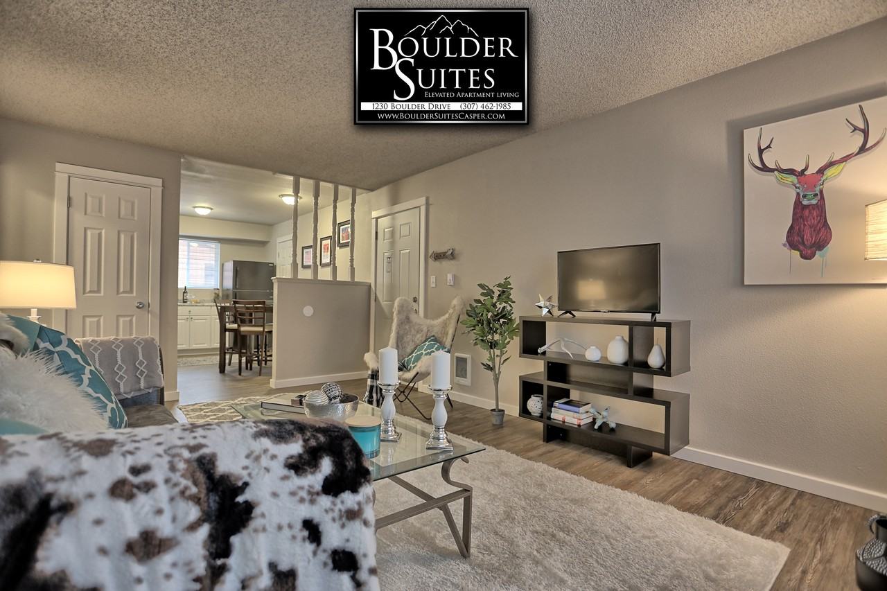 1230 Boulder Dr - Photo 3 of 33