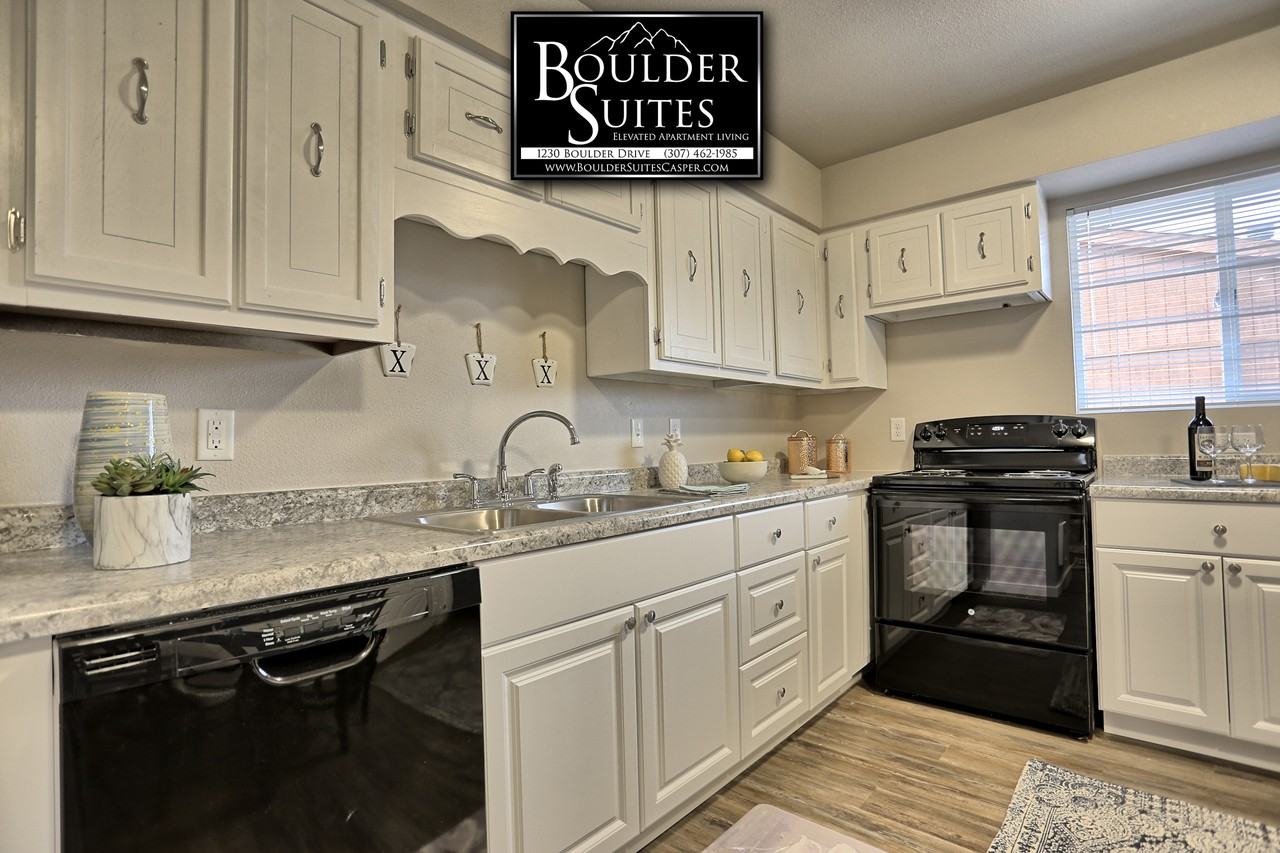 1230 Boulder Dr - Photo 6 of 33