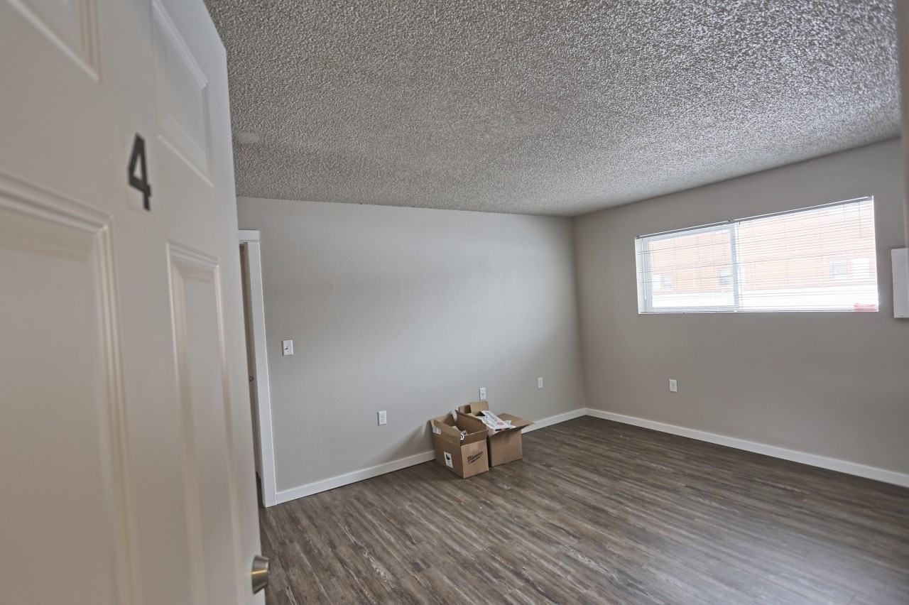 1230 Boulder Dr - Photo 3 of 13