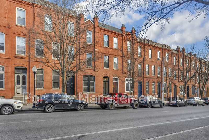 2121 Saint Paul St - Photo 3 of 18