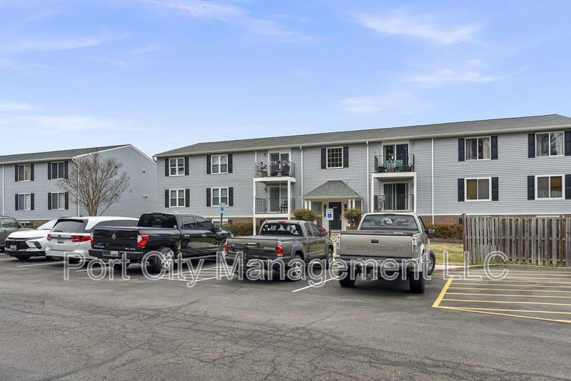 8030 Abbey Ct #H - Photo 3 of 17